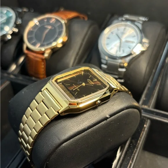 Gold Rectangular Casio - Picture 1 of 7